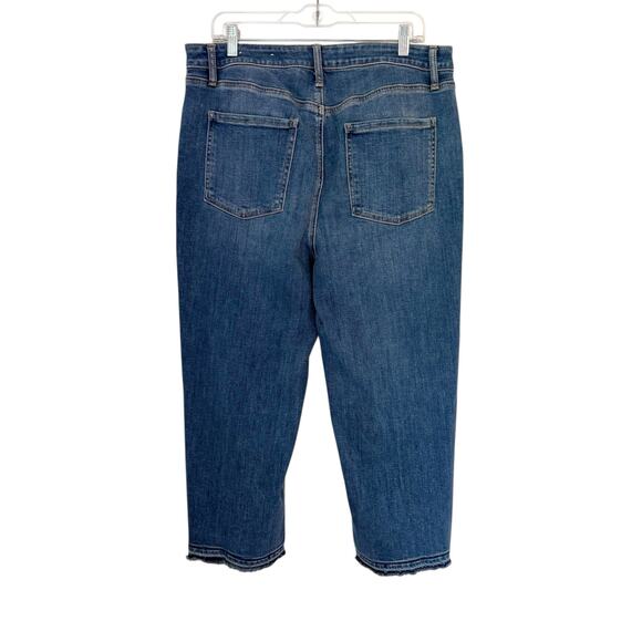 Chico’s High Rise Distressed Straight Leg Crop Jeans Size 14 - Picture 2 of 10